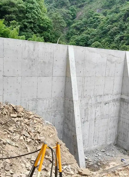 邯郸丛台区重力式挡土墙